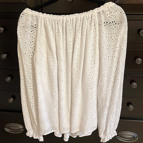 Cute Sanctuary Top - Picture 2 of 5